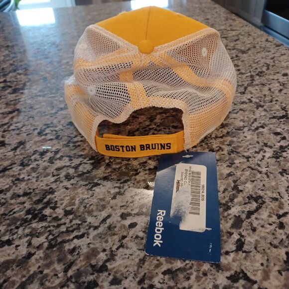 Reebok NHL Boston Bruins Cap Hat Mesh Trucker NEW - Picture 4 of 6